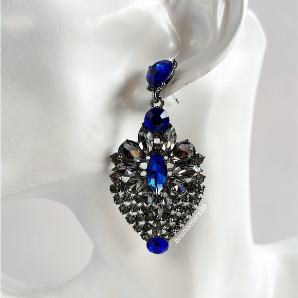 Charming Charlie Crystal Chandelier
Earrings - Picture 1 of 3